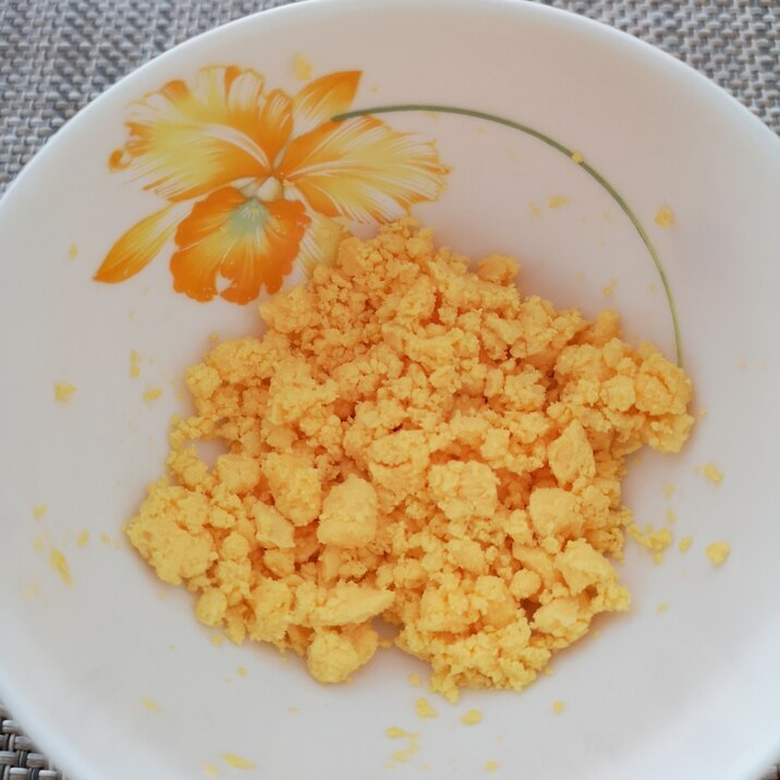 離乳食中期 卵黄のそぼろ レシピ 作り方 By ずんちゃ 楽天レシピ